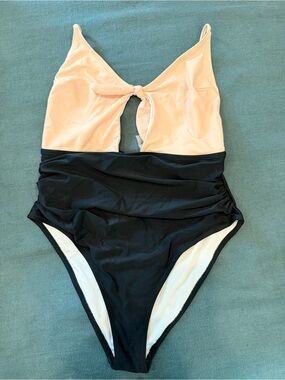 CUPSHE Two-Tone Pink/Peach and Black One-Piece Swimsuit